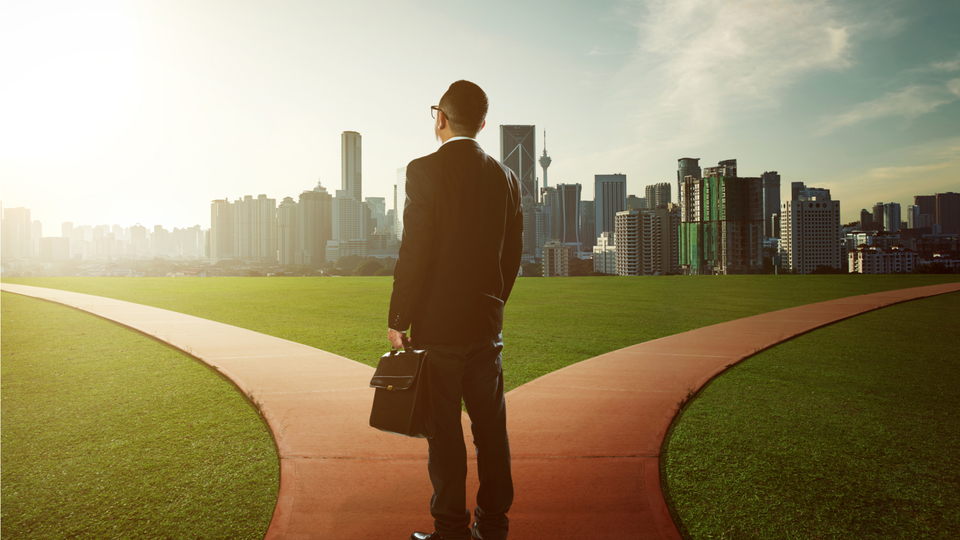 会社を辞めたい人こそ今すぐ副業を始めるべき理由