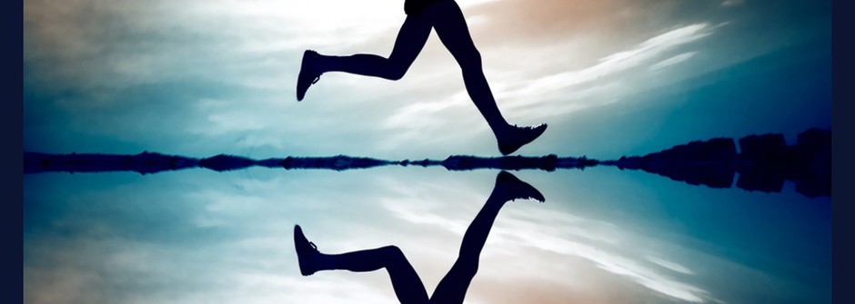 サラリーマンの方が即副業するべき理由